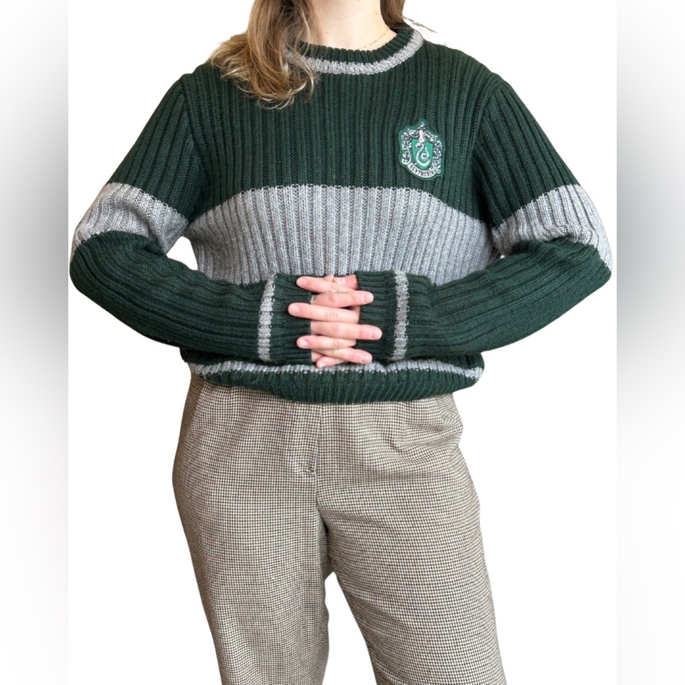 Slytherin Quidditch Sweater - Picture 2 of 4